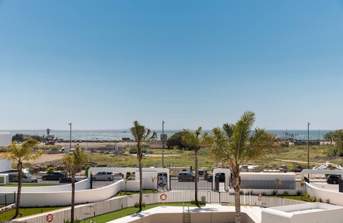 Torre del Mar Apartment | Apartment 'Horus' with Shared Pool, Wi-Fi and Air Conditioning