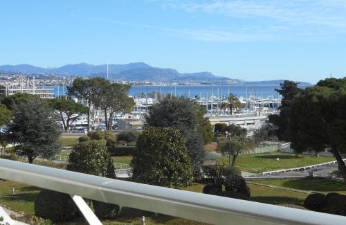 Villeneuve Loubet Beach Apartment | Apartment hotel vue mer à 100 mètres des plages étage 5