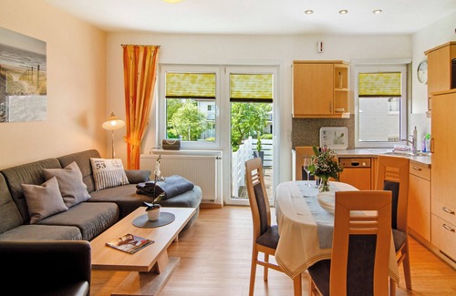Norderney Apartment | Apartment 'Huus Nördernee 1' with Balcony and Wi-Fi