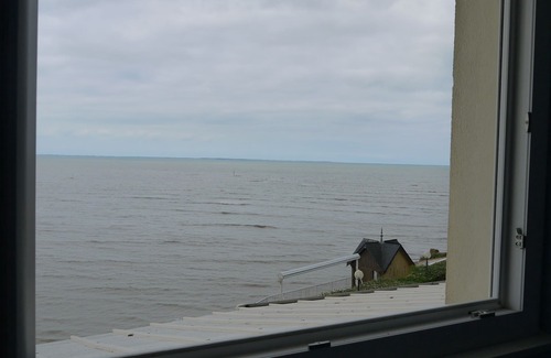 La Bernerie-en-Retz Apartment | APARTMENT "ILE D'ARTZ" 1st floor sea-facing, direct beach access