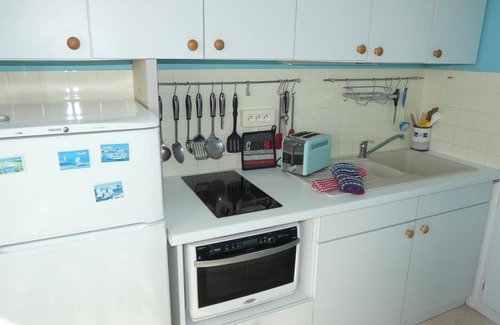 Notre-Dame-de-Monts Apartment | Apartment in Notre-Dame-de-Monts, balcony, parking, beach access