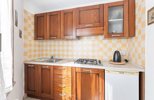 Scano di Montiferro Apartment | Apartment 'Il Fascino Del Borgo' with Wi-Fi and Air Conditioning