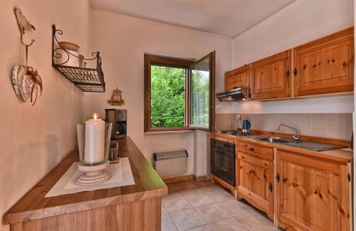 Prabione Apartment | Apartment 'Il Gufo' with Lake View and Balcony