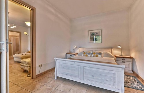 Prabione Apartment | Apartment 'Il Gufo' with Lake View and Balcony