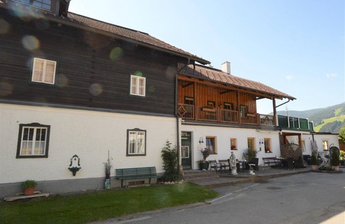 Flachau Apartment | Apartment in 300-year-old authentic farmhouse