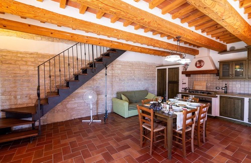 Cagli Apartment | Apartment in a country house with 2 pools