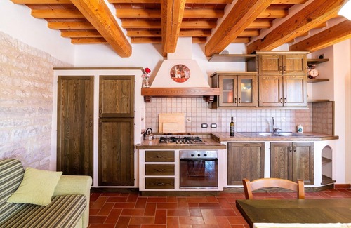 Cagli Apartment | Apartment in a country house with 2 pools