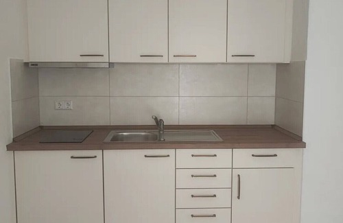 Weissenstein Apartment | Apartment in A Hotel 'Einhorn' with Mountain View, Shared Terrace and Wi-Fi