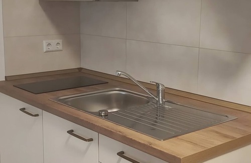 Weissenstein Apartment | Apartment in A Hotel 'Einhorn' with Mountain View, Shared Terrace and Wi-Fi