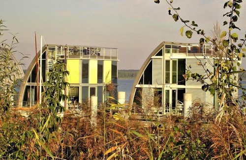 Geierswalde Apartment | Apartment in a floating house on the Geierswalder See