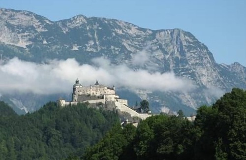 Pfarrwerfen Apartment | Apartment in a private house, at the foot of the Tennengebirge