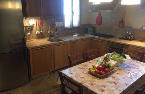 Palaia House | Apartment in a quiet medieval village