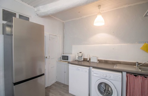 Olmeto Apartment | Apartment in a Typical House with Sea View and Wi-Fi