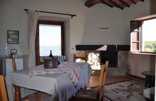 Castelnuovo Berardenga Apartment | Apartment in an idyllic holiday complex in the middle of the B2 winery