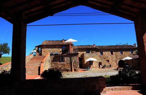Castelnuovo Berardenga Apartment | Apartment in an idyllic holiday complex in the middle of the B2 winery