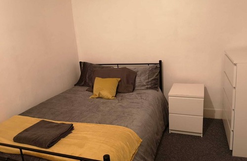 Bedford House | APARTMENT IN BEDFORD BY LEECROFT COZY STAYS