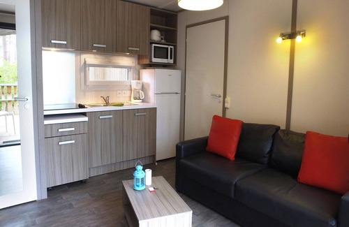 Claouey Apartment | Apartment in Blériot-Plage near Sandy Beach