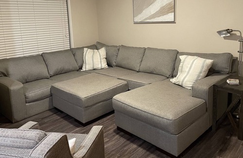 Brentwood Apartment | Apartment in Brentwood