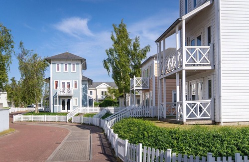 Municipality of Hellevoetsluis Apartment | Apartment in Cape Helius by the Waterside