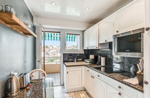 Riou - Petit Juas - Av de Grasse Apartment | Apartment in Cannes with 1 bedrooms sleeps 4