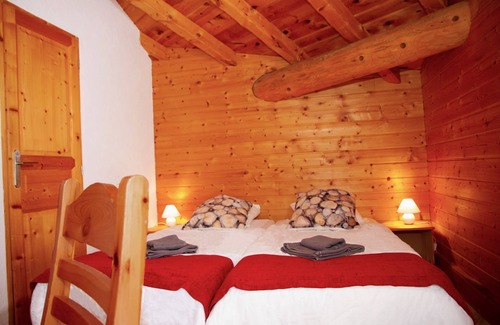 Le Fornet House | Apartment in Chalet Traditionnel les Verdaches in Fornet Val d'isère