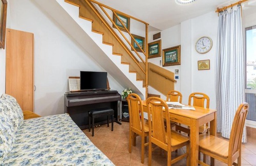 Cres Apartment | Apartment in Cres near Old Town & Beach