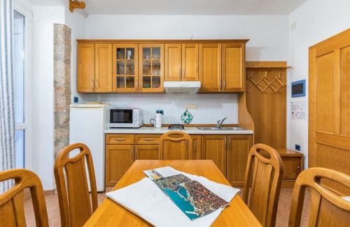 Cres Apartment | Apartment in Cres near Old Town & Beach