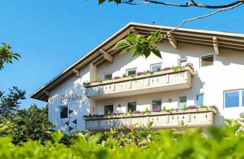 Tirolo Apartment | Apartment in Dorf Tirol near Spronser Lakes
