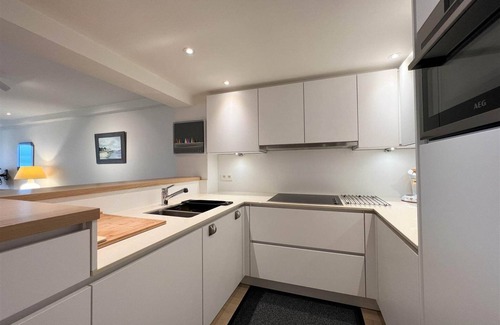 Duinbergen Apartment | Apartment in Duinbergen with Sea Views