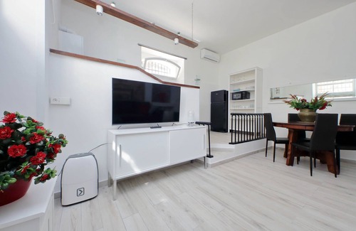 Trastevere Apartment | Apartment in elegant villa in the elite area of ​Trastevere