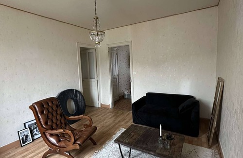 Vic-sur-Cere Apartment | Apartment in family home