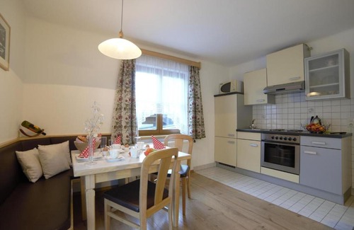 Flachau Apartment | Apartment in Flachau with Mountain Views