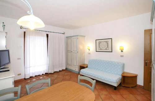 Baia Caddinas Apartment | Apartment in Golfo Aranci with bar