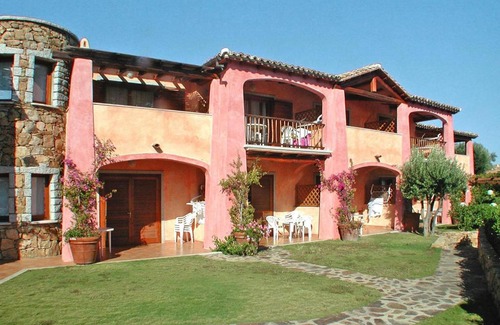 Baia Caddinas Apartment | Apartment in Golfo Aranci with bar
