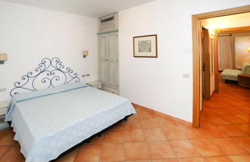 Baia Caddinas Apartment | Apartment in Golfo Aranci with bar