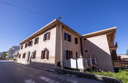 Piraino Apartment | Apartment "In Villa Domenica 10" with Mountain View & Wi-Fi