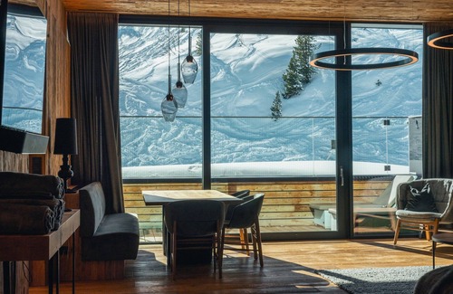 Kaltenbach Apartment | Apartment in Kaltenbach with Ski-In Access