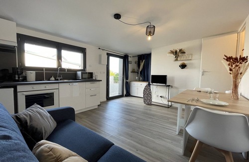 Le Mans House | Apartment in Le Mans with Private Parking