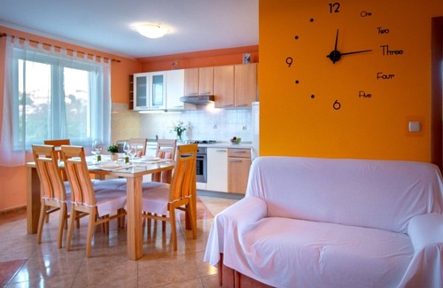 Lopar Apartment | Apartment in Lopar with Balcony, Air condition, WIFI, Washing machine (4886-4)
