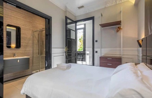 Cortes Apartment | Apartment in Madrid with 5 bedrooms sleeps 10
