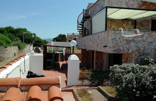 Valledoria Villa | APARTMENT IN MARAGNANI IN A VILLA 30 METERS FROM THE SEA.