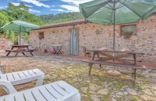 Massa Marittima House | Apartment in Massa Marittima with Pools