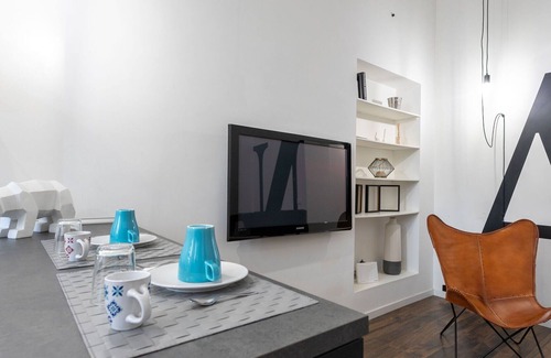 Lorenteggio Apartment | Apartment in Milan with 1 bedroom that can accommodate 2