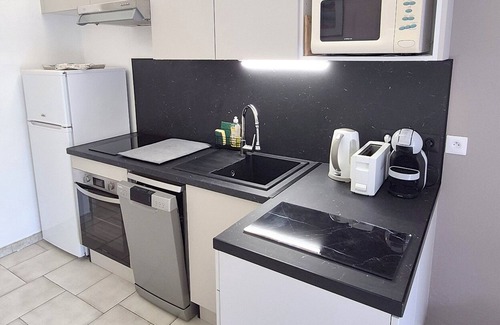 Hyeres Apartment | APARTMENT IN PEACE IN VILLA ON THE GROUND FLOOR