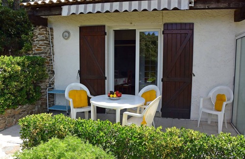 Hyeres Apartment | APARTMENT IN PEACE IN VILLA ON THE GROUND FLOOR