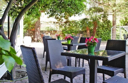 Pietra Ligure Hotel | Apartment in Pietra Ligure with garden