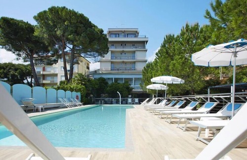 Pietra Ligure Hotel | Apartment in Pietra Ligure with garden
