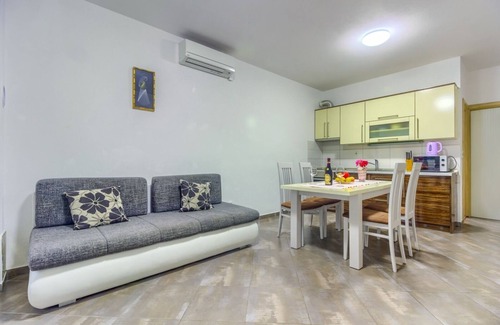 Pirovac Apartment | Apartment in Pirovac with Seaview, Terrace, Air condition, WIFI (4925-2)