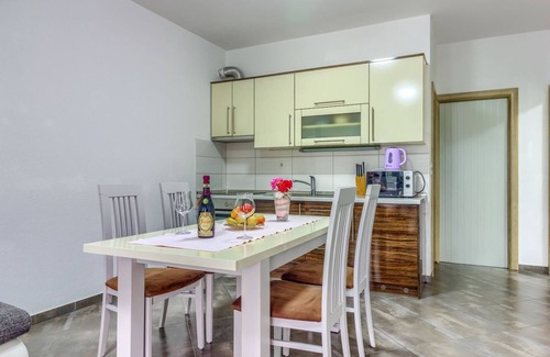 Pirovac Apartment | Apartment in Pirovac with Seaview, Terrace, Air condition, WIFI (4925-2)