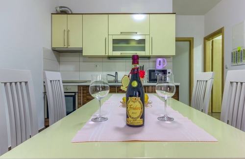 Pirovac Apartment | Apartment in Pirovac with Seaview, Terrace, Air condition, WIFI (4925-2)